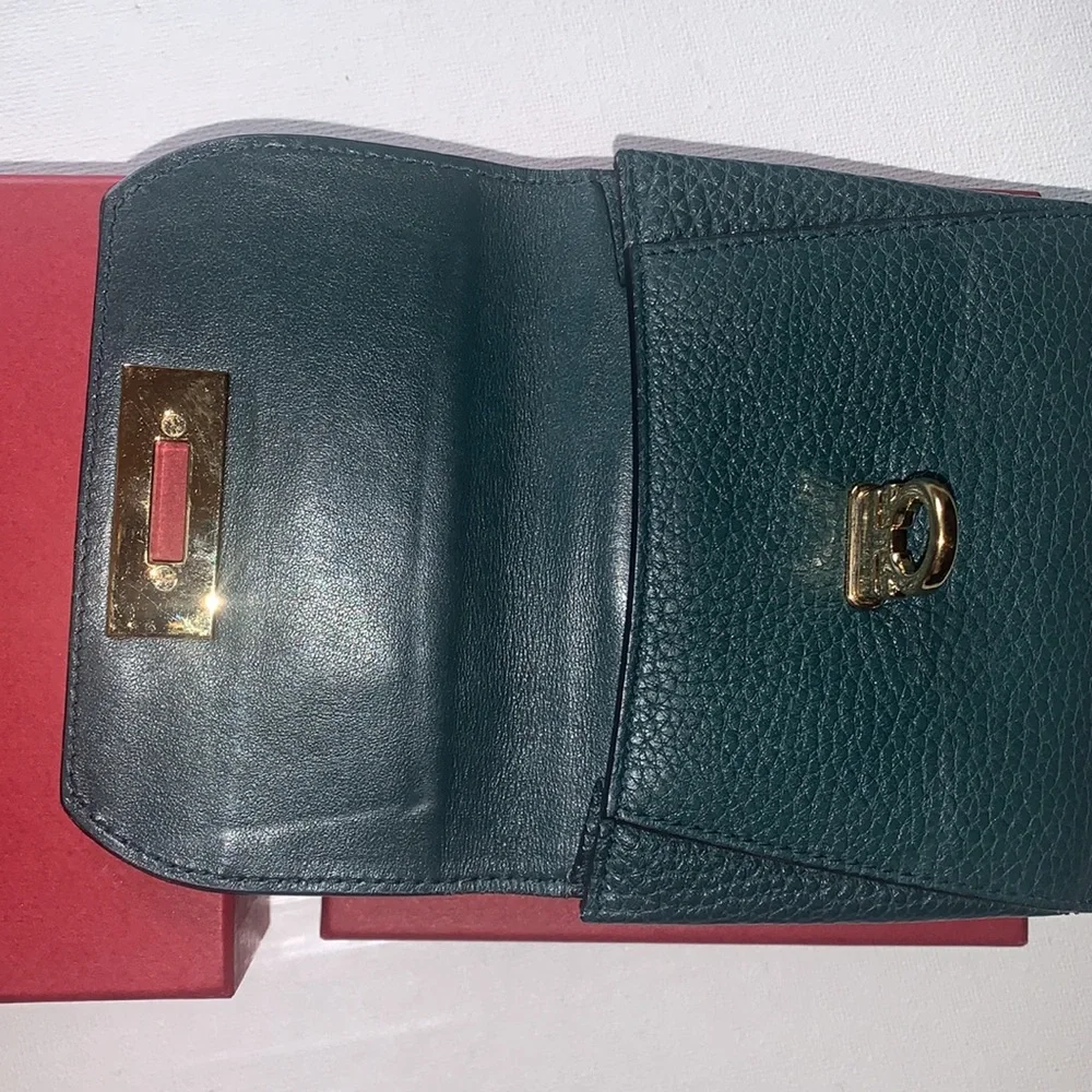 Salvatore Ferragamo Gancini claps leather compact wallet